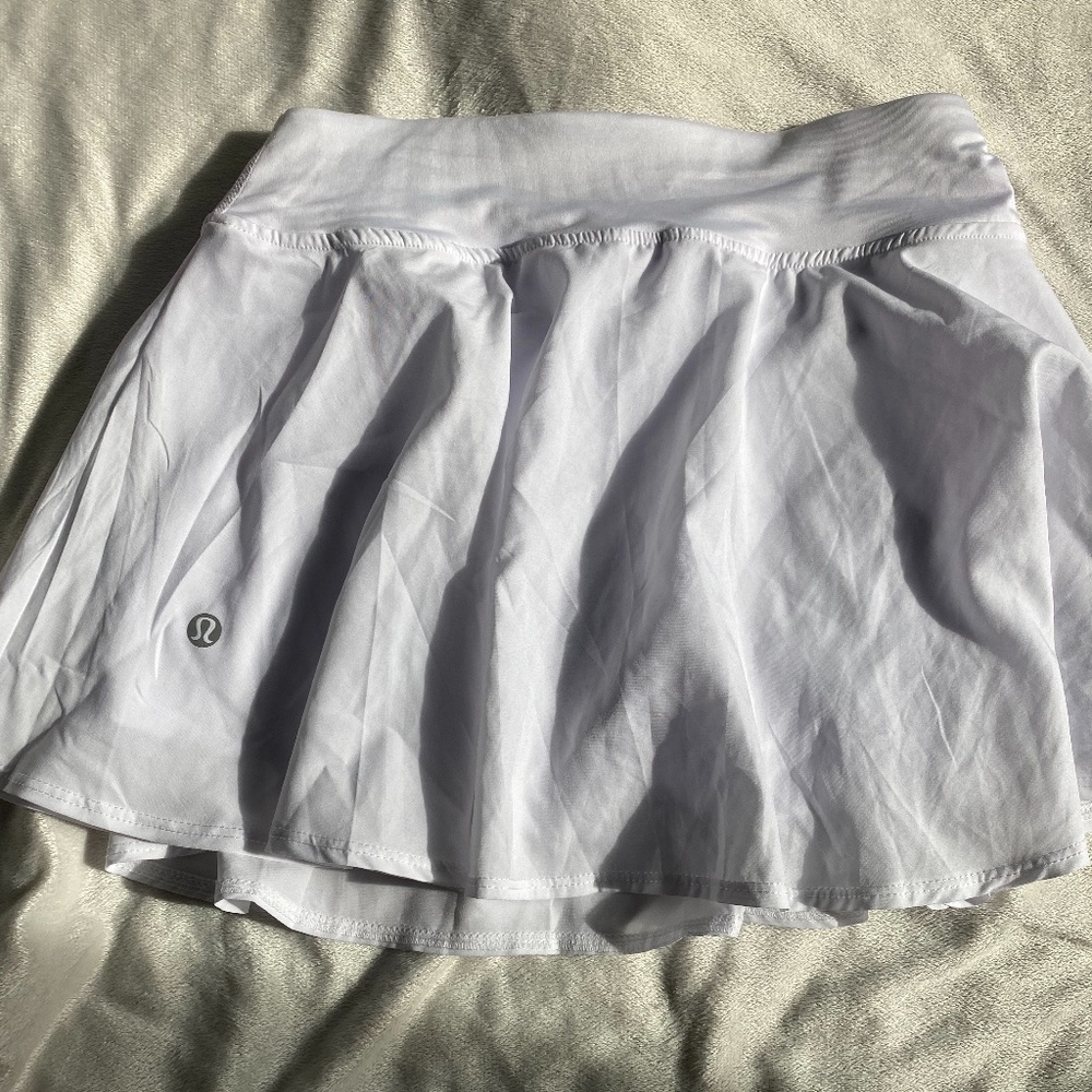 WHITE LULULEMON SKIRT NEVER WORN